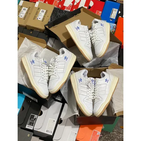 アディダス カジュアルシューズ