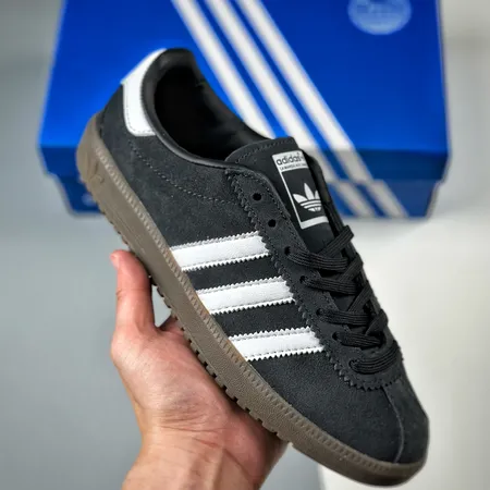 アディダス カジュアルシューズ