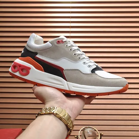 フェラガモ カジュアルシューズ