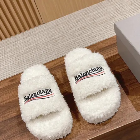 バレンシアガ スリッパ