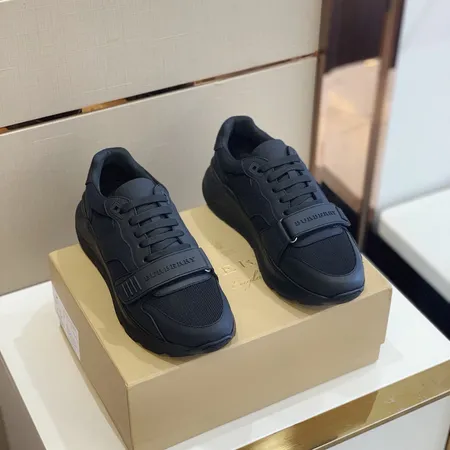 バーバリー ス スニーカー