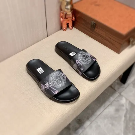 ヴェルサーチ スリッパ