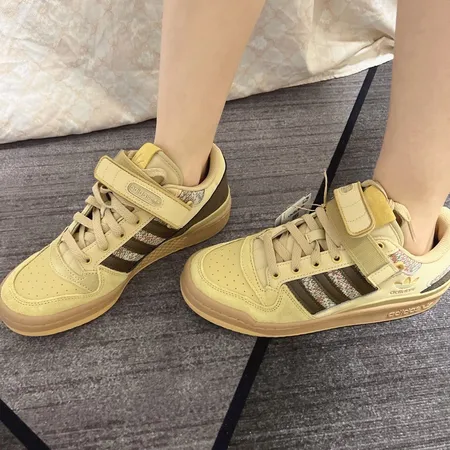 アディダス カジュアルシューズ