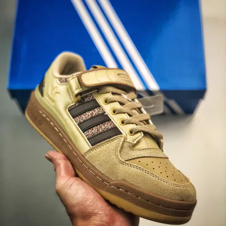 アディダス カジュアルシューズ