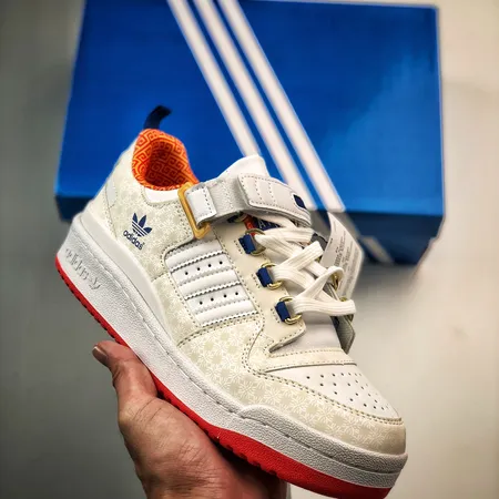 アディダス カジュアルシューズ