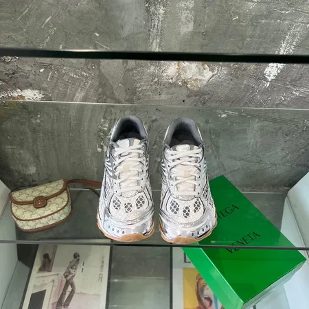 ボッテガ ヴェネタ カジュアルシューズ