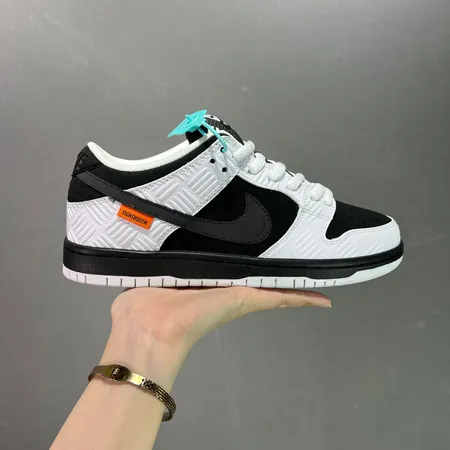 ナイキ カジュアルシューズ