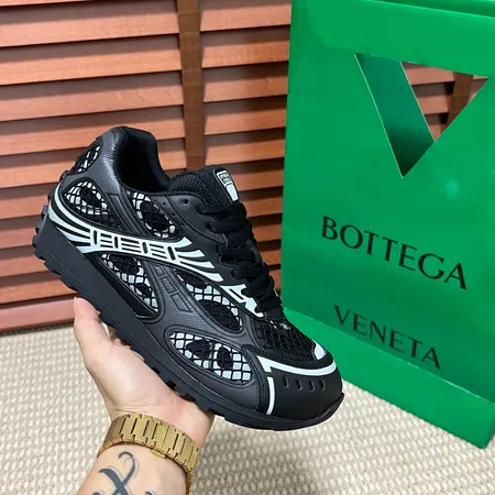 ボッテガ ヴェネタ スニーカー