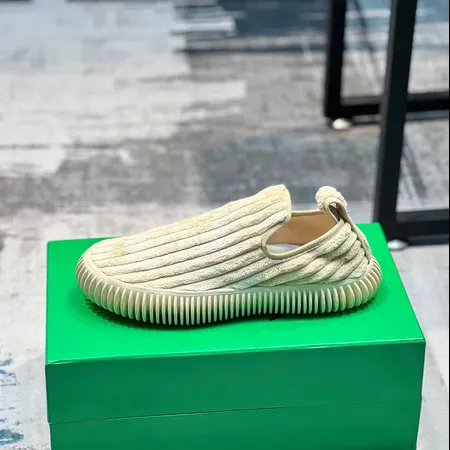 ボッテガ ヴェネタ カジュアルシューズ