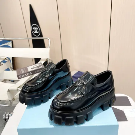 プラダ ビジネスシューズ