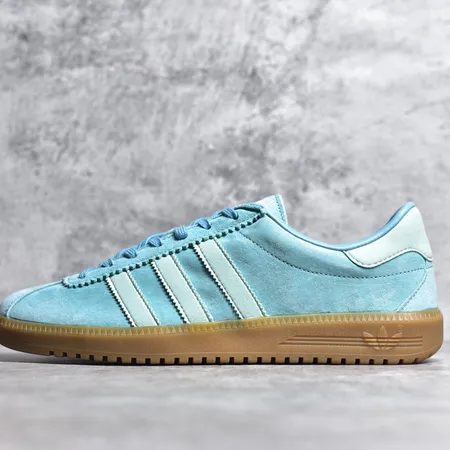 アディダス カジュアルシューズ