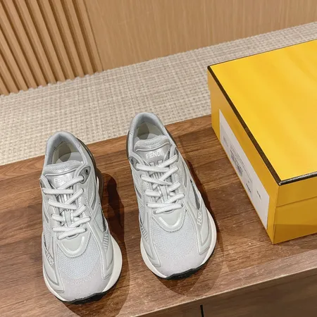 フェンディ スニーカー