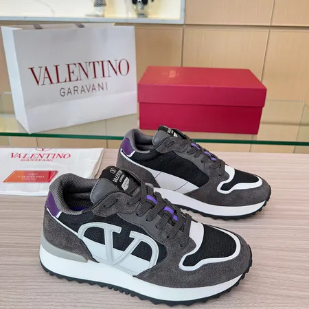 ヴァレンティノ スニーカー