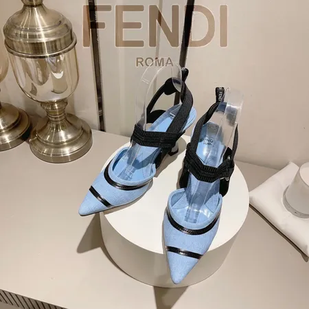 フェンディ サンダル