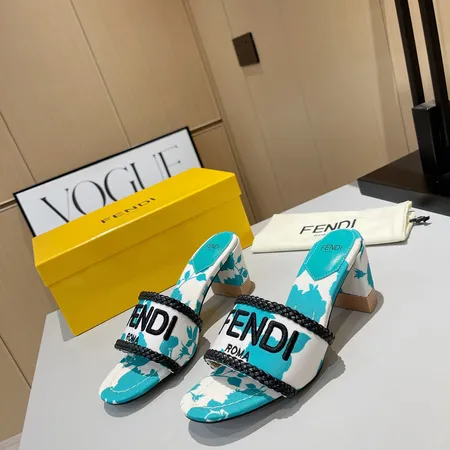 フェンディ サンダル