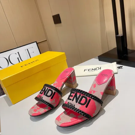 フェンディ サンダル