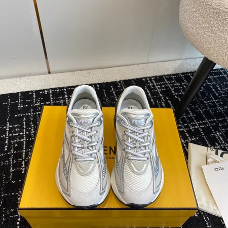 フェンディ スニーカー