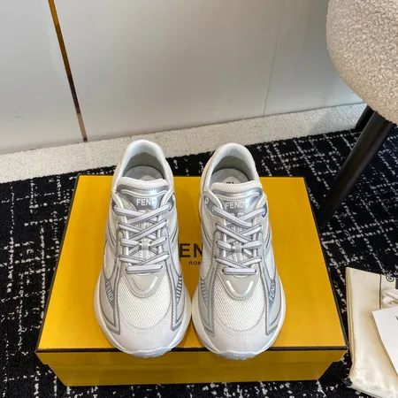 フェンディ スニーカー
