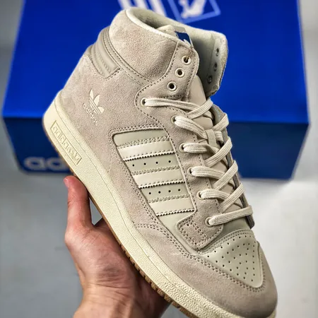 アディダス カジュアルシューズ