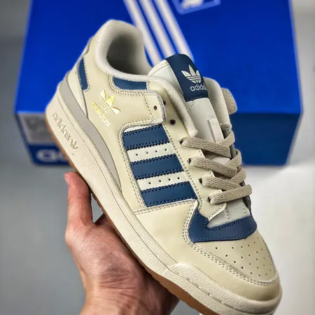 アディダス カジュアルシューズ