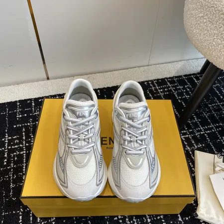 フェンディ スニーカー