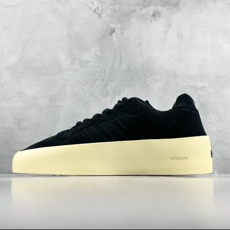 アディダス カジュアルシューズ