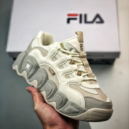 フィラ スニーカー