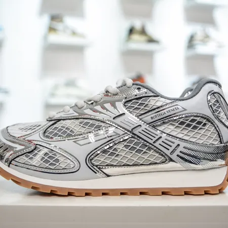 ボッテガ ヴェネタ スニーカー
