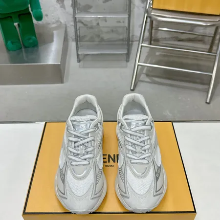 フェンディ スニーカー