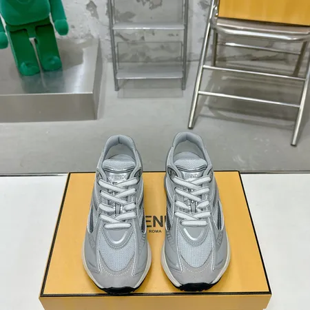 フェンディ スニーカー