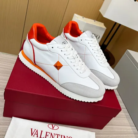 ヴァレンティノ スニーカー