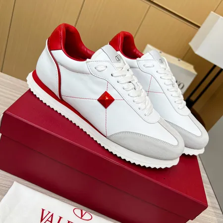 ヴァレンティノ スニーカー