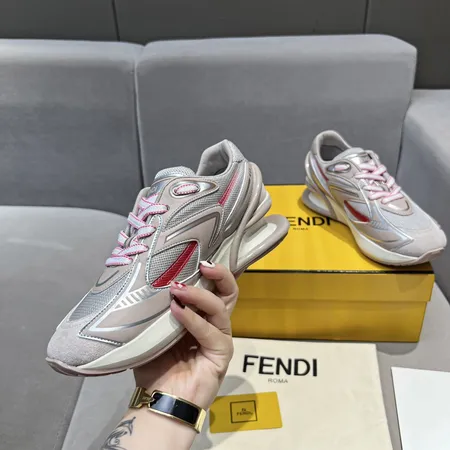 フェンディ スニーカー