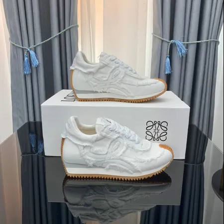 ロエベ スニーカー