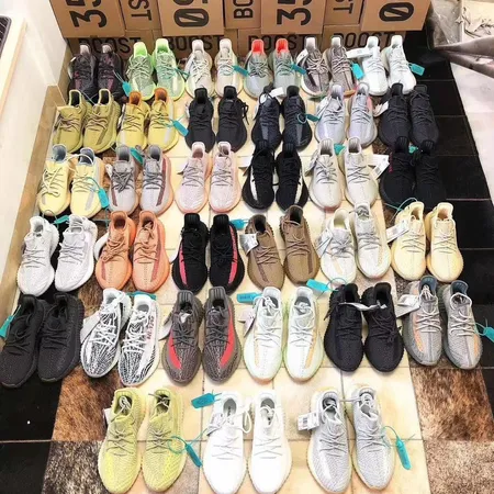 アディダス スニーカー