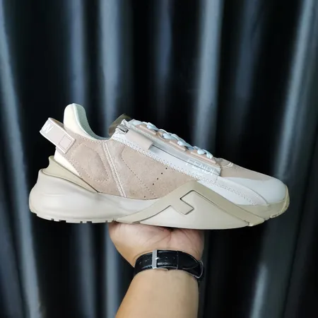 フェンディ スニーカー