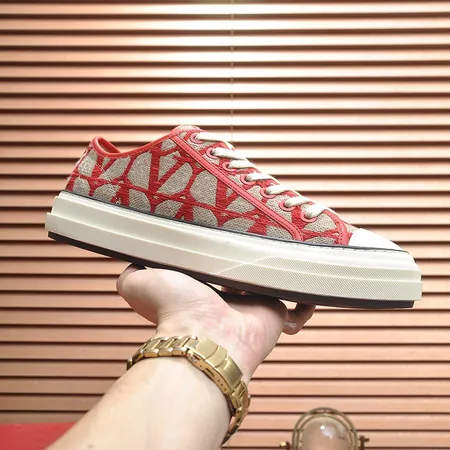 ヴァレンティノ カジュアルシューズ