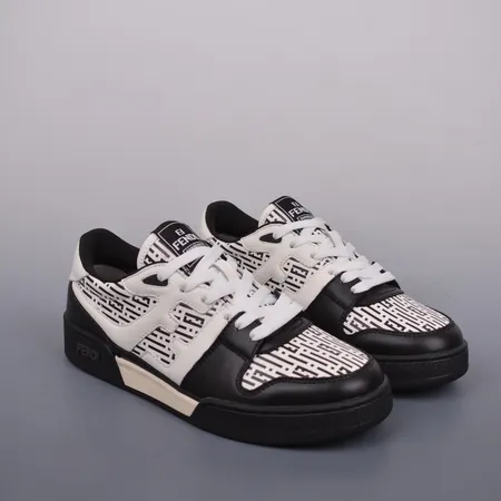 フェンディ カジュアルシューズ