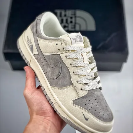 ナイキ カジュアルシューズ