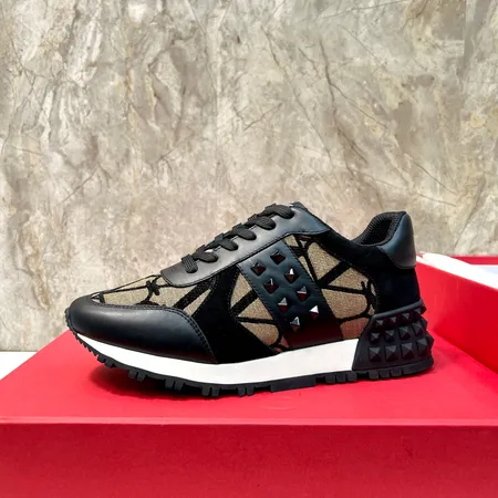 ヴァレンティノ スニーカー