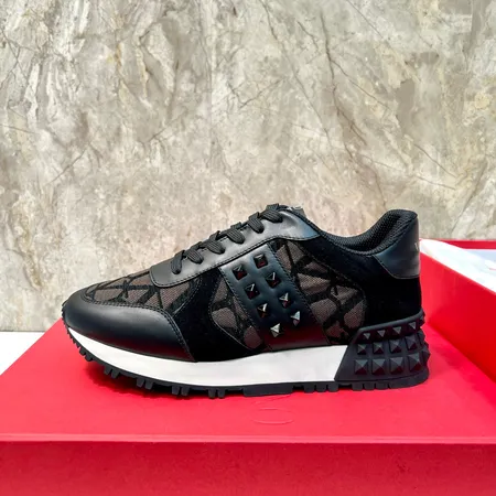 ヴァレンティノ スニーカー