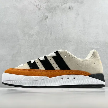 アディダス カジュアルシューズ