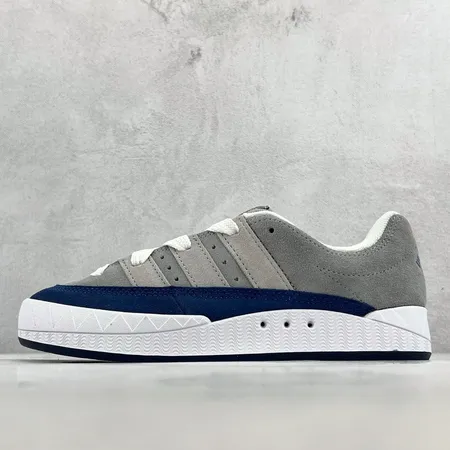 アディダス カジュアルシューズ