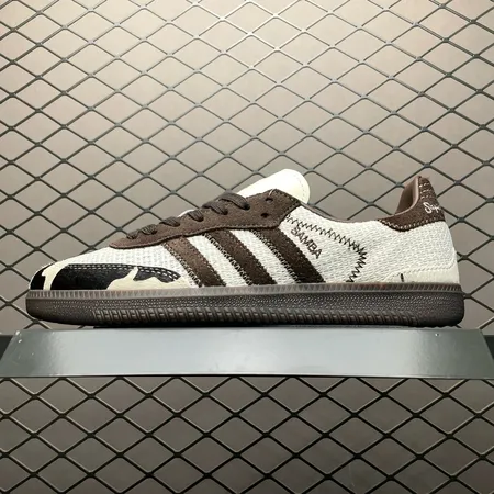 アディダス カジュアルシューズ