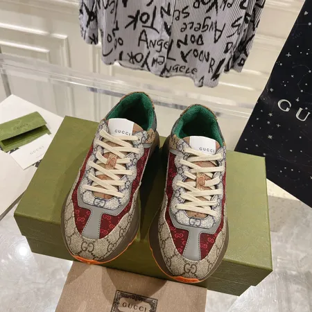 グッチ スニーカー