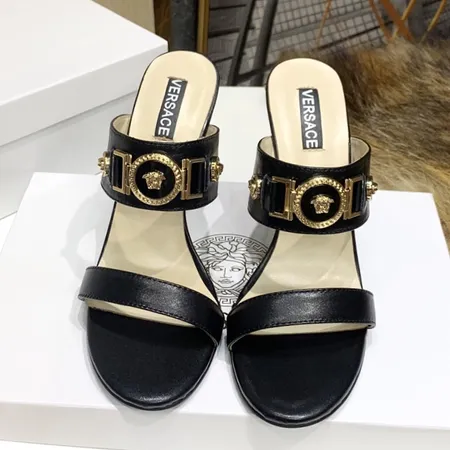 ヴェルサーチ サンダル