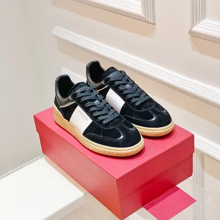 ヴァレンティノ カジュアルシューズ