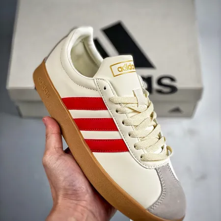 アディダス カジュアルシューズ