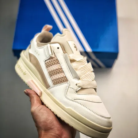 アディダス カジュアルシューズ