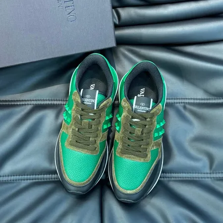 ヴァレンティノ スニーカー